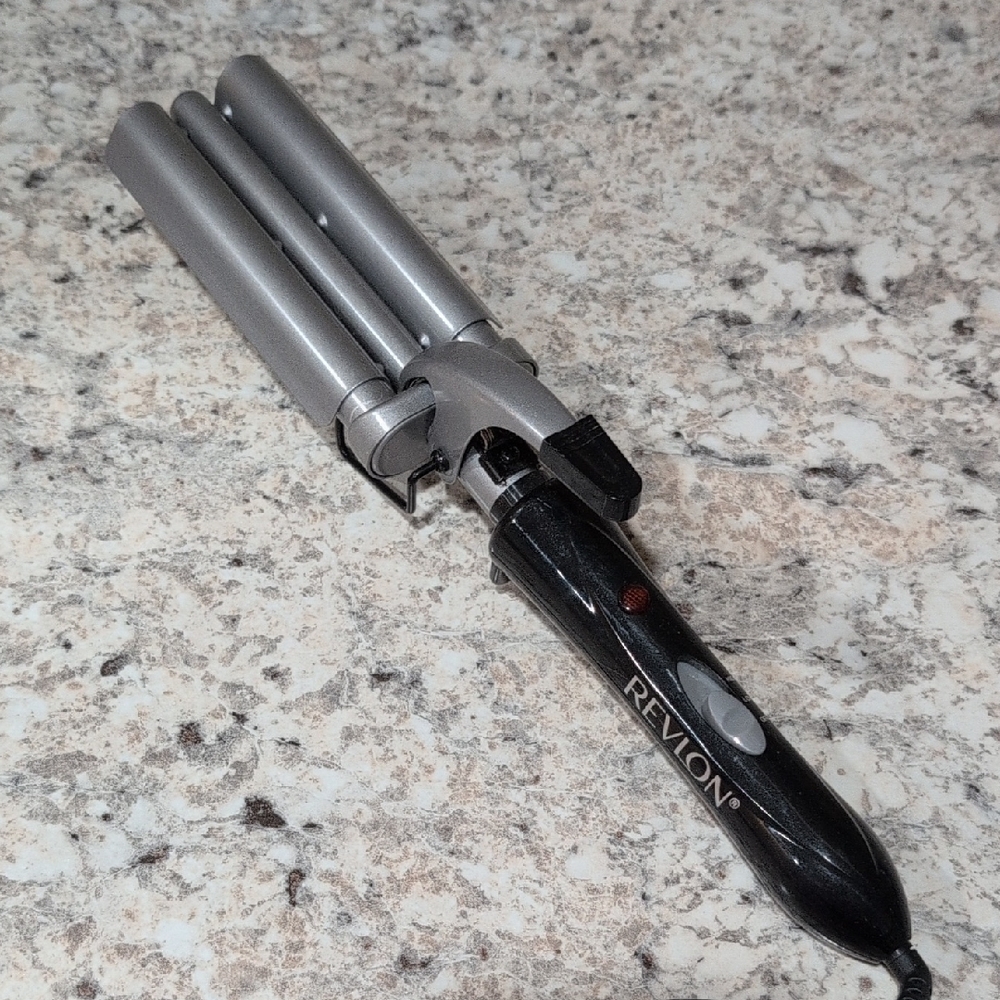 🥞 Revlon Dual-Tone Hair Waver